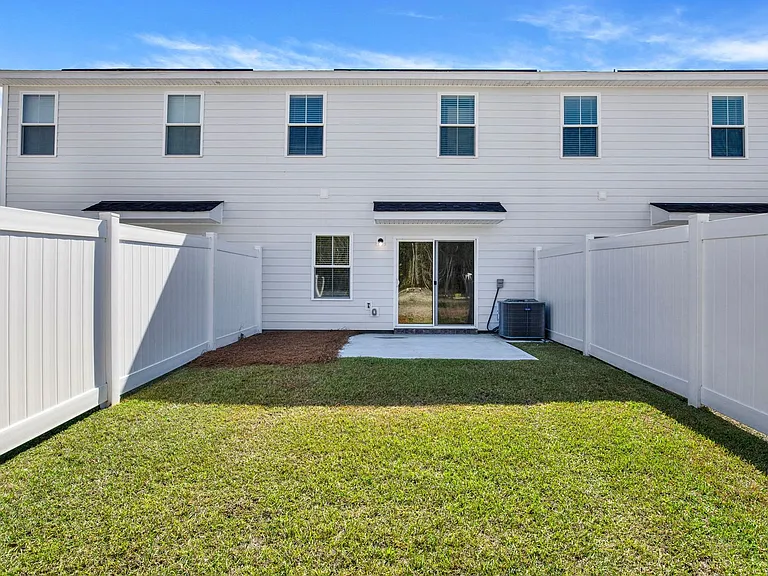77 Dorsey Dr — Photo 34