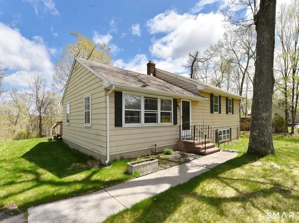 18 Old Young St, East Hampton, CT 06424