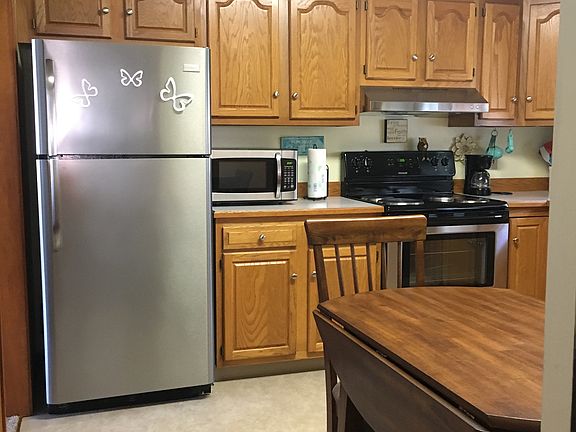 4th image of 8406 S Snider St