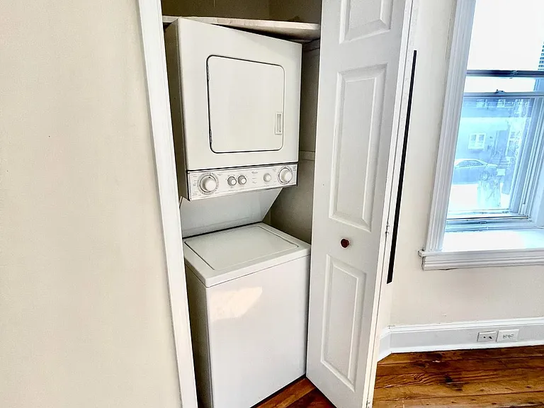 253 W Hansberry St #1F — Photo 8