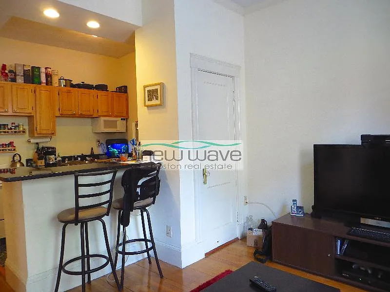 1 bed, 550 sqft, $2,800 — Photo 2