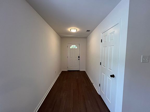 4th image of 976 Floyd Ave