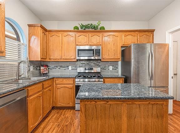 5th image of 9813 Gallatin Ln