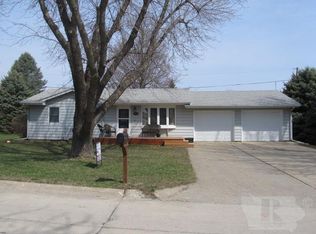805 E 12th St, Carroll, IA 51401