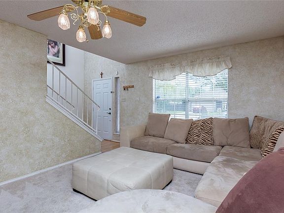 4th image of 6718 Cherrytree Dr