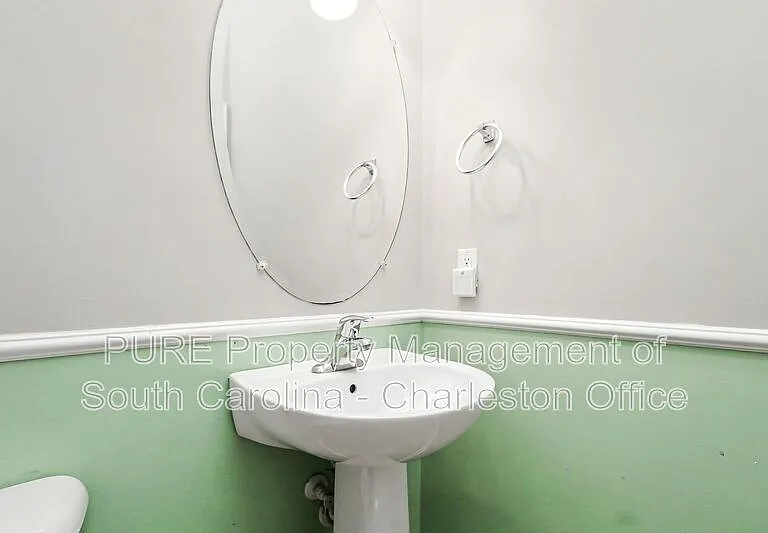 407 Greywood Ln — Photo 17