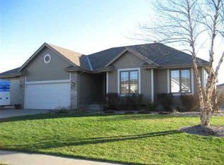 17105 Clark St, Omaha, NE 68118