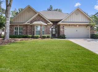 24668 Knollwood Dr, Pass Christian, MS 39571