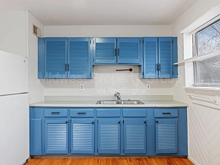 1414 E Pitman Ave — Photo 2