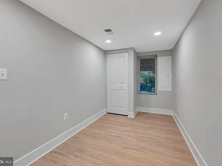 3152 Remington Ave — Photo 26