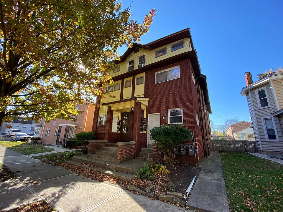 Highland St 1441-1443 CR