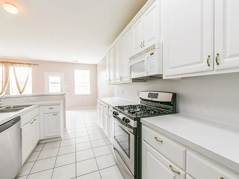 6326 Veranda Green Trl — Photo 18