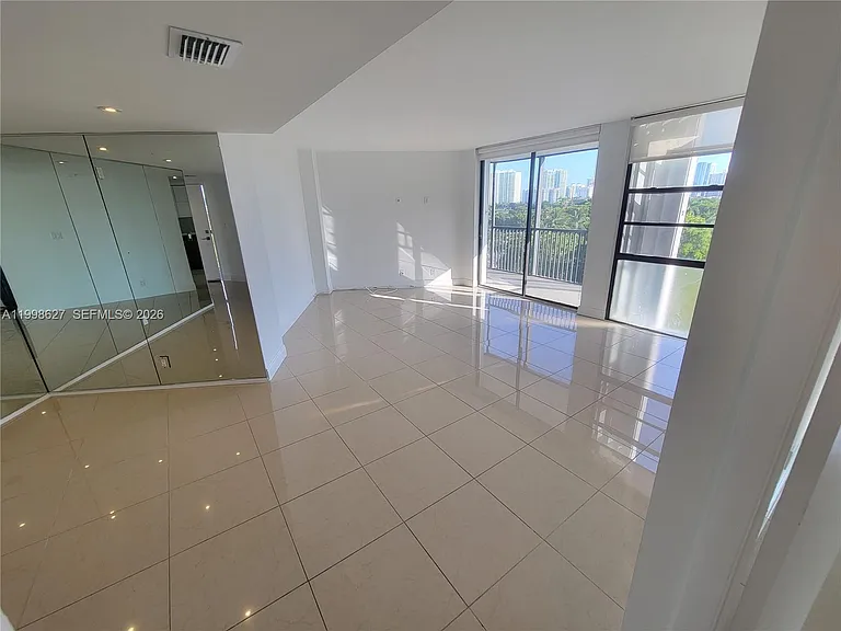 3301 N Country Club Dr #811 — Photo 12