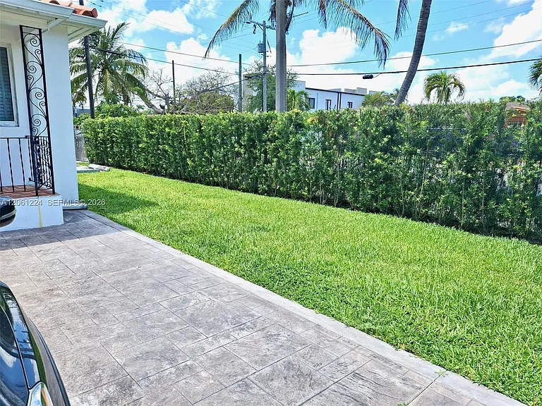 2700 SW 28th Ct — Photo 21