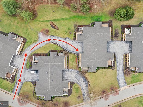 5th image of 135 Village Way #5B
