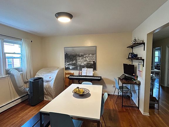 4th image of 1 Oak Ave APT 1