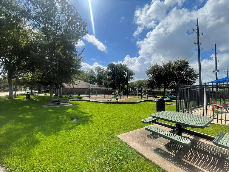 17150 Summer Hollow Dr — Photo 12