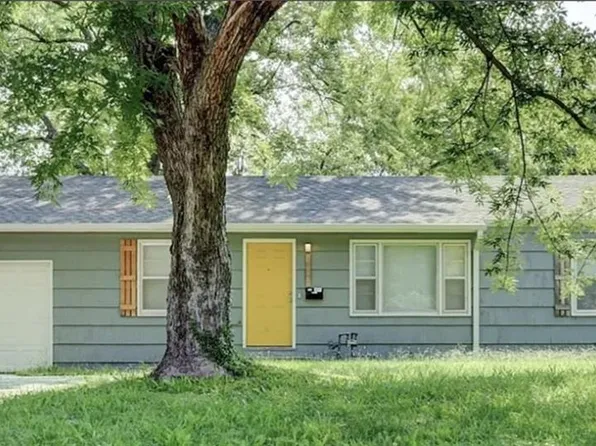 10109 Hillcrest Rd, Kansas City, MO 64134