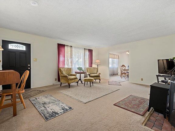 4th image of 1590 E Middle Ave