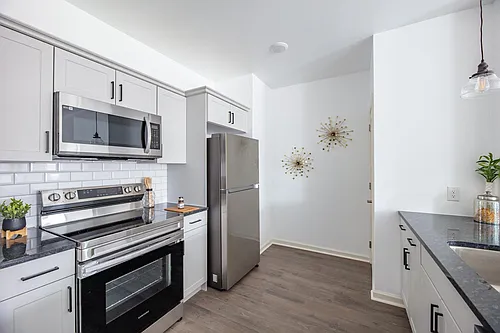 Floor plan Modern - 1 Bed + Den, 1 Bath