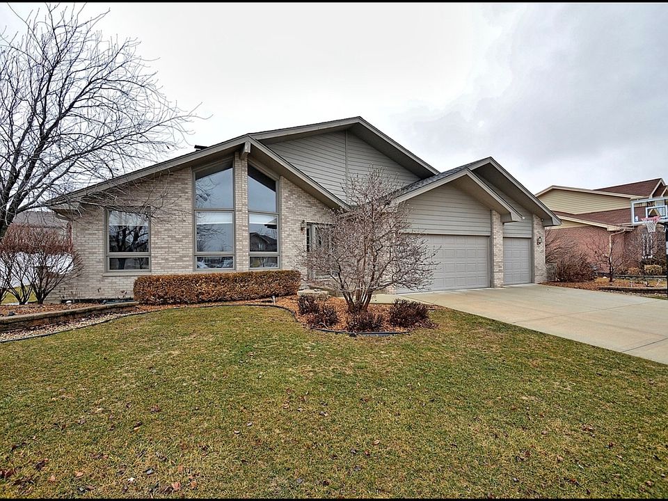 1st image of 7822 Brookside Glen Dr