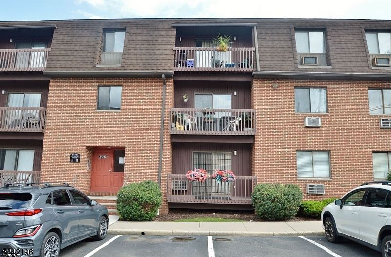 1st image of 730 Mill St #F 10