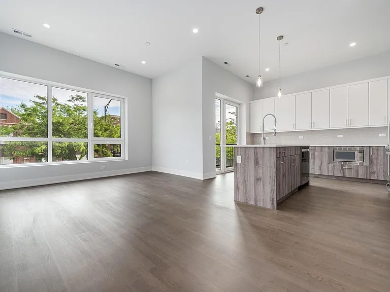 2139 W Madison St — Photo 14