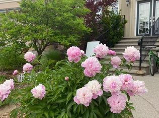 8 Charity Ct, Hamilton, ON L9K 0A8