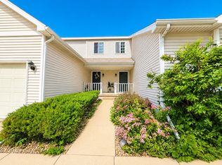 809 Vista Ridge Dr #811, Mount Horeb, WI 53572