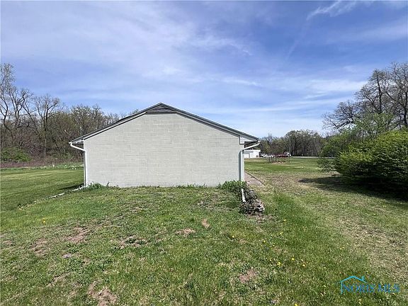 3rd image of 7856 W Bancroft St