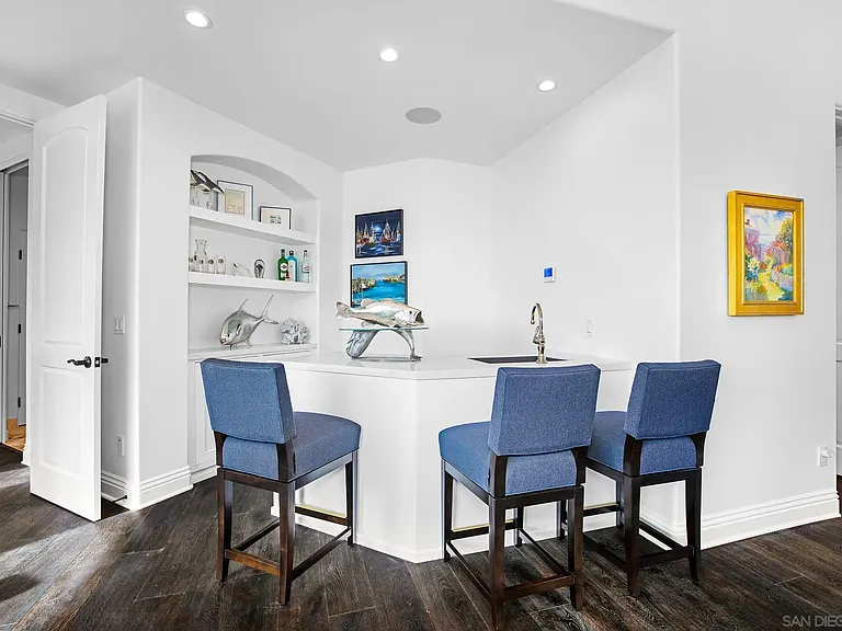 1070 Coronado Ave — Photo 11
