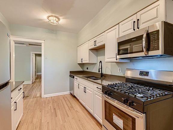 3rd image of 4517 N Ashland Ave #2F