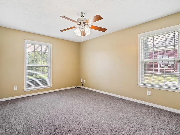 3709 Seleste Dr — Photo 15