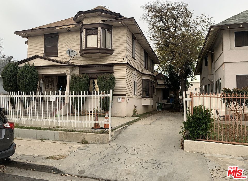 2nd image of 2219 W 15th St