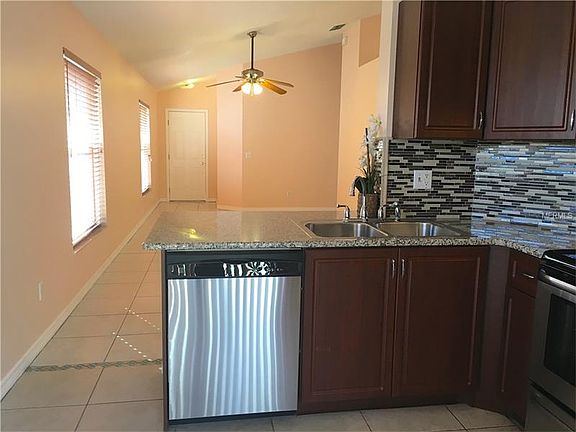 5th image of 9791 Lupine Ave
