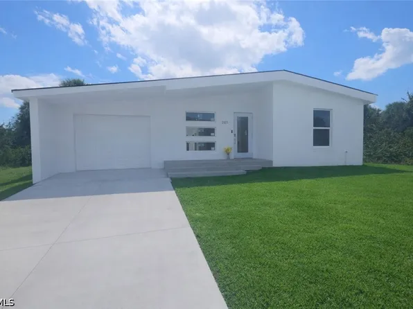 2905 26th St W, Lehigh Acres, FL 33971