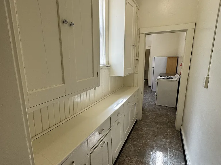 721 E 1st St #7 — Photo 5
