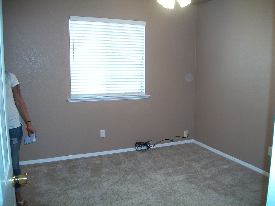 Bedroom 2  newer carpet