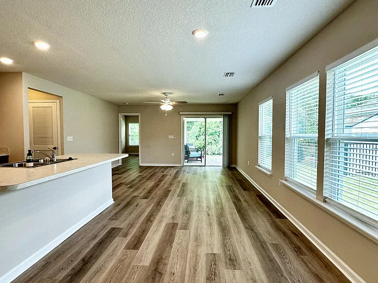 227 Sawmill Landing Dr — Photo 12