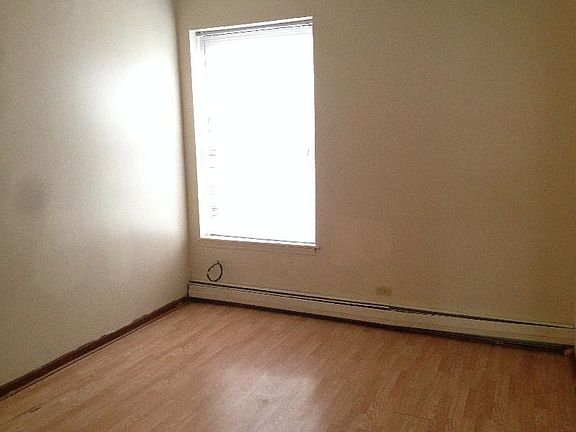 4th image of 6649 S Blackstone Ave #3