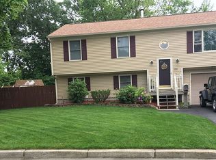 130 Riverside Ave, Cranston, RI 02910