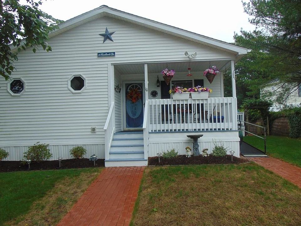 1st image of 10 Headlands Dr