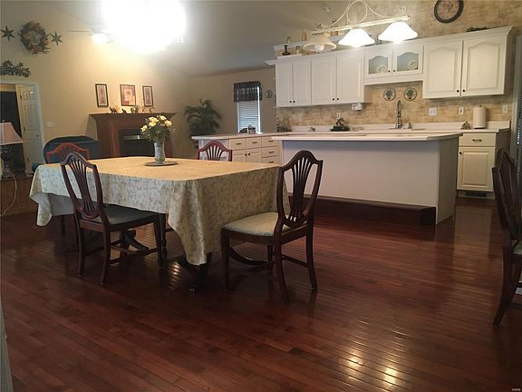 5th image of 682 Pattington Ln