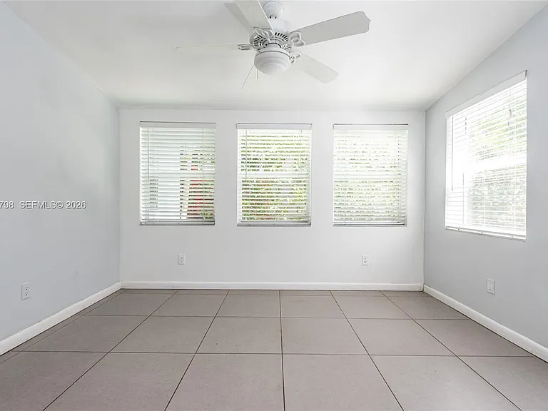 330 NE 86th St — Photo 3