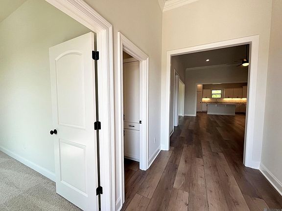 3rd image of 8841 Lyndanne Dr