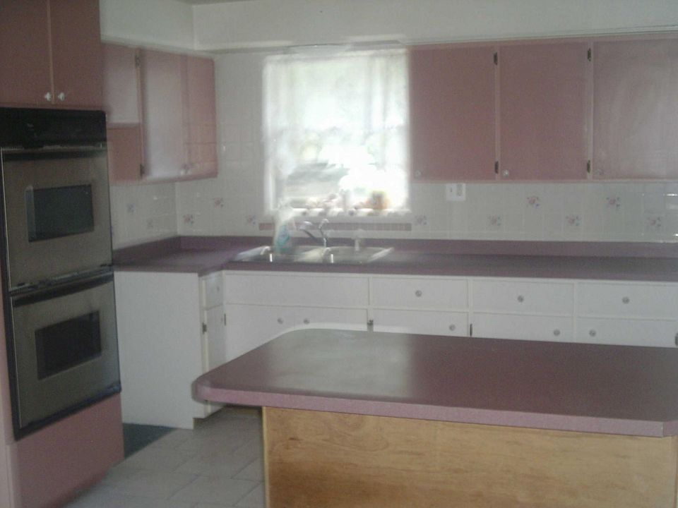 2nd image of 320 Pine Ave