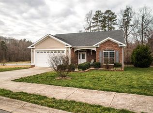 1486 Mayfair Dr, Conover, NC 28613