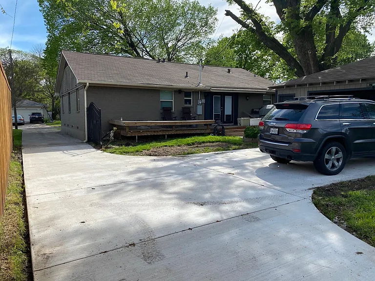 6911 Wake Forrest Dr — Photo 13
