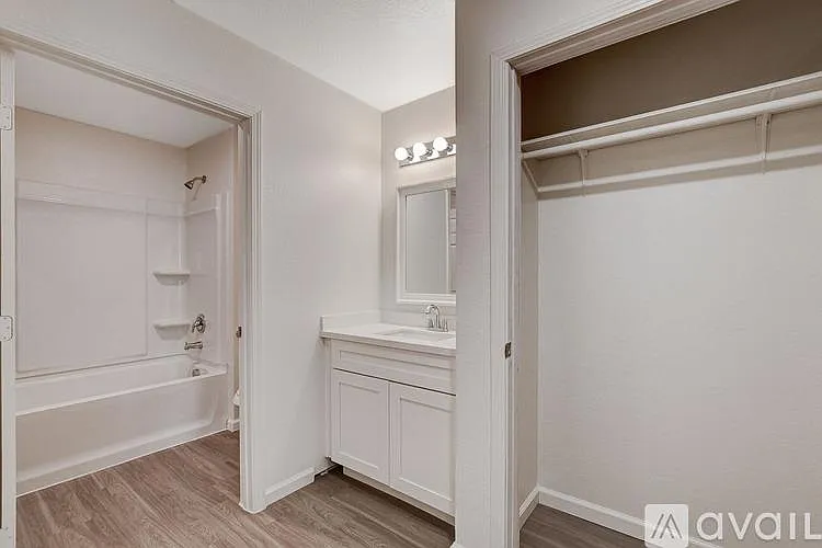 405 S 10th St #3 — Photo 5