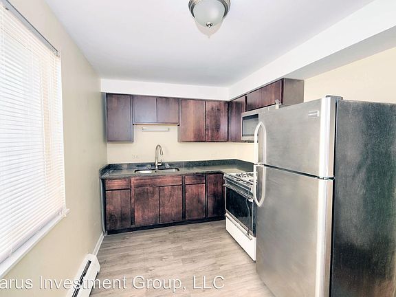 3rd image of 1465 E 69th St APT 2C